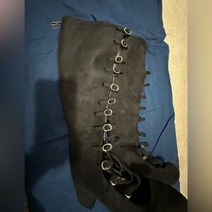 6.5 Boots w Heels nwot